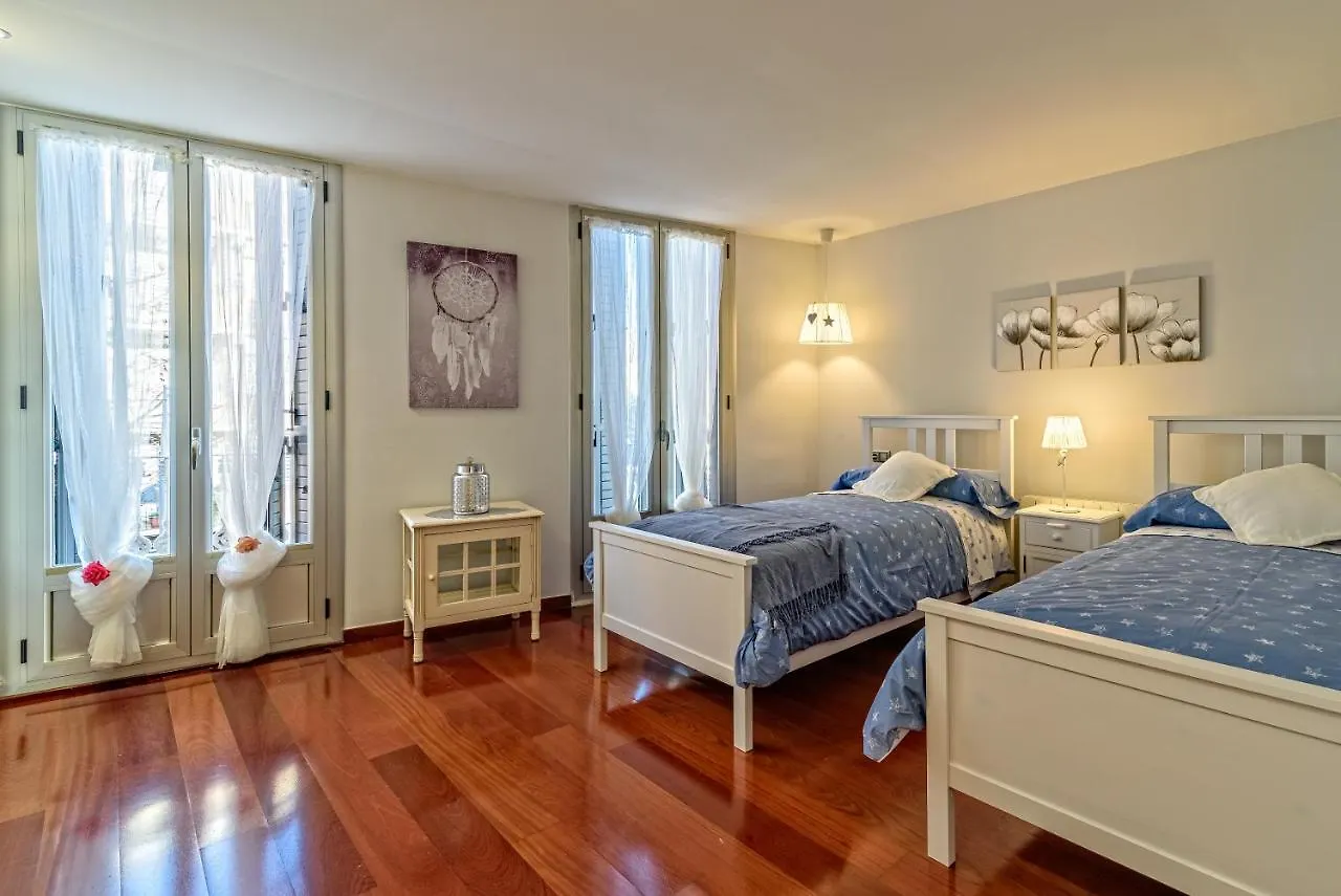 Apartamento con encanto en Badalona 0*,  España